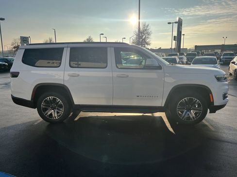 Used 2022 Jeep Wagoneer Series III w/ Convenience Group I image 6