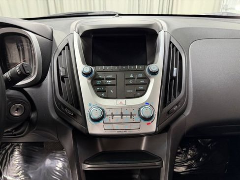 Used 2017 Chevrolet Equinox LT w/ Convenience Package image 13