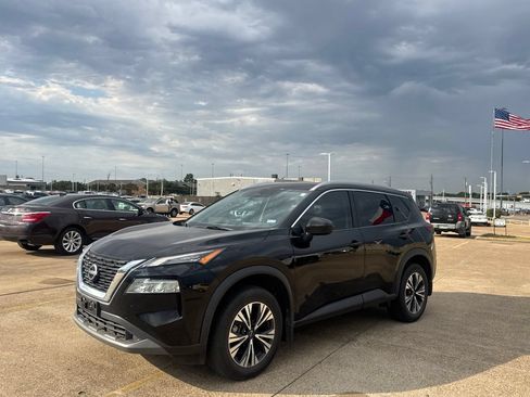 Used 2023 Nissan Rogue SV w/ SV Premium B Package FWD image 8