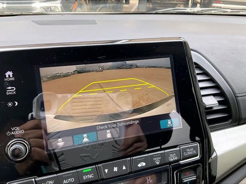 Used 2018 Honda Odyssey EX image 25