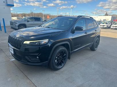 Used 2023 Jeep Cherokee Altitude Lux w/ Lux Elite Package