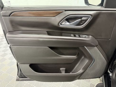 Used 2021 GMC Yukon XL SLE image 9