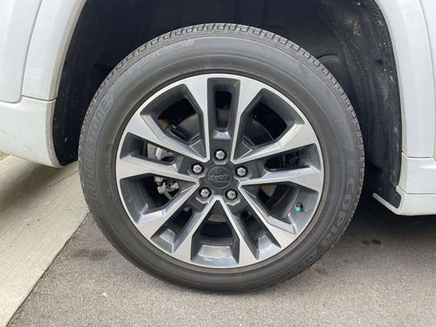 Used 2022 Jeep Grand Cherokee Overland w/ Advanced Protech Group III image 5