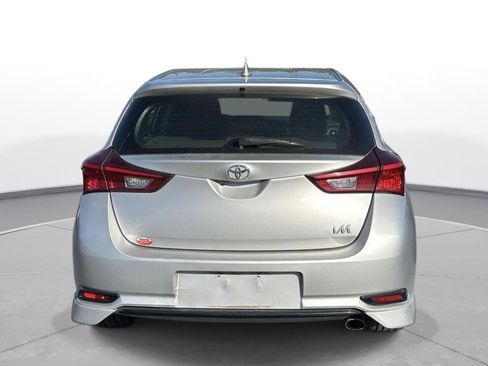 Used 2018 Toyota Corolla iM image 7