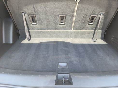Used 2023 Chevrolet Traverse Premier FWD image 26