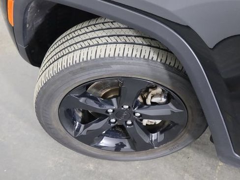Used 2023 Jeep Grand Cherokee L Laredo AWD/4WD image 44