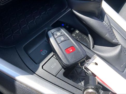 Used 2025 Toyota RAV4 XLE FWD image 14