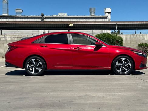 Used 2021 Hyundai Elantra Limited FWD image 9