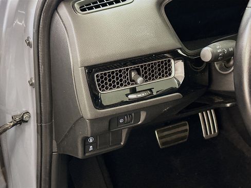 Used 2024 Honda Civic Sport image 17