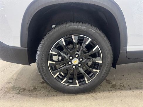 New 2026 Chevrolet Traverse LT w/ Sun and Wheel Package image 7