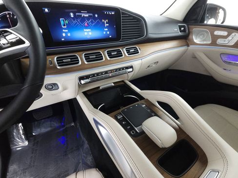 Used 2025 Mercedes-Benz GLE 450e 4MATIC w/ AMG Line Exterior image 15