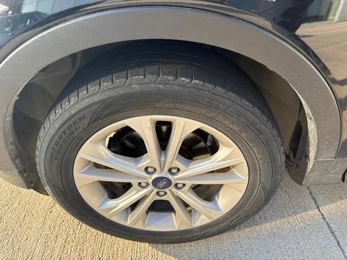 Used 2017 Ford Escape SE FWD image 7