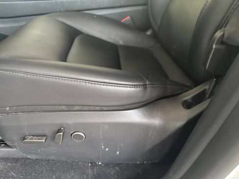 Used 2024 Tesla Model Y Long Range AWD/4WD image 6