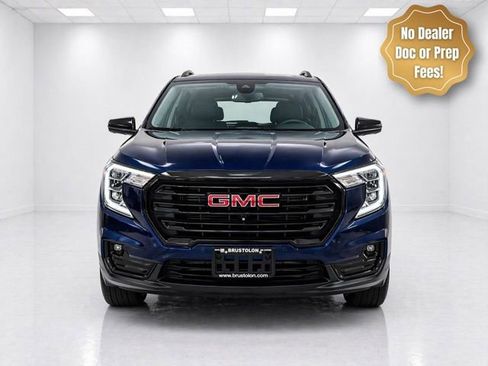 Used 2022 GMC Terrain SLT w/ Infotainment Package II AWD/4WD image 2