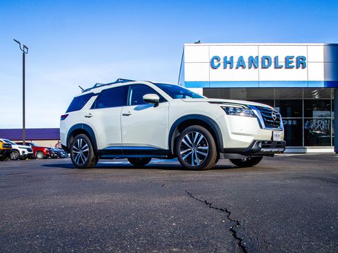 Used 2023 Nissan Pathfinder Platinum w/ Lighting Package (N93) image 9