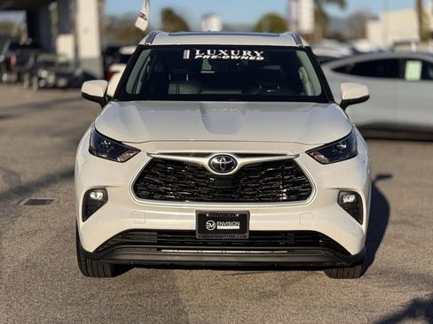 Used 2022 Toyota Highlander XLE image 6