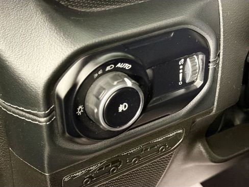 Used 2024 Jeep Wrangler Unlimited Rubicon AWD/4WD image 10