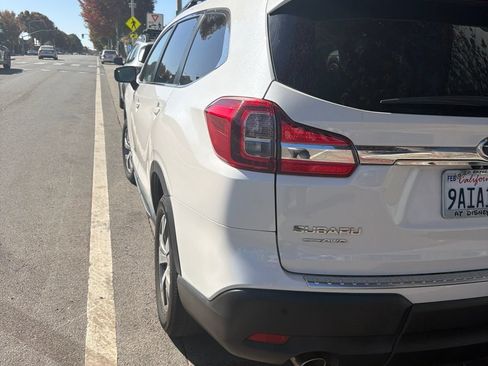 Used 2022 Subaru Ascent Premium w/ Convenience Package AWD/4WD image 3