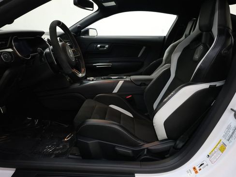 Used 2022 Ford Mustang Shelby GT500 w/ Carbon Fiber Track Pack RWD image 92