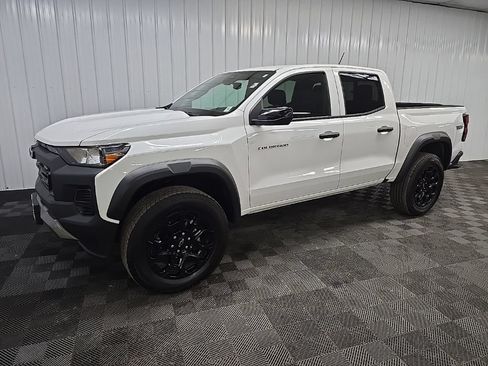 Used 2026 Chevrolet Colorado Trail Boss AWD/4WD image 6