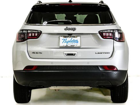 Used 2025 Jeep Compass Limited AWD/4WD image 7