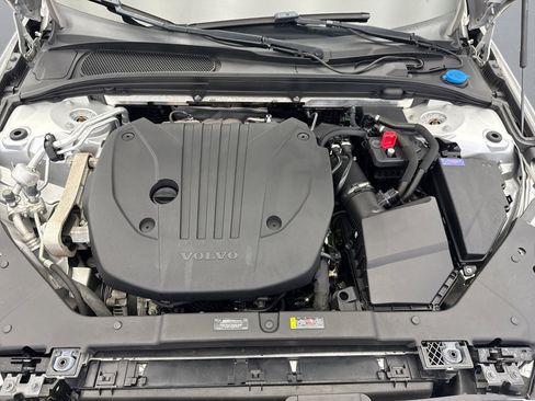 Used 2022 Volvo S60 B5 Momentum w/ Premium Package image 22