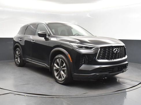 Certified 2025 INFINITI QX60 Luxe image 9