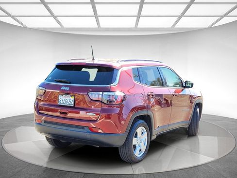 Used 2022 Jeep Compass Latitude image 3