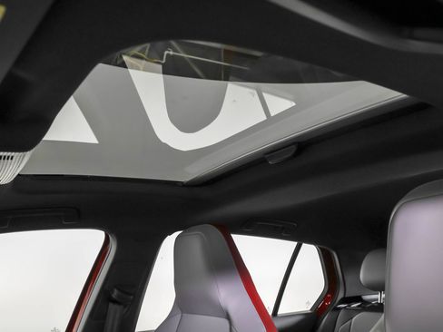 New 2026 Volkswagen GTI SE FWD image 32