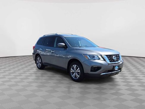 Used 2020 Nissan Pathfinder S AWD/4WD image 2