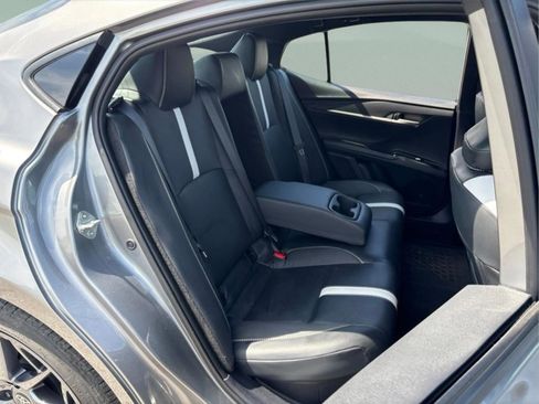 Used 2025 Toyota Camry SE w/ Convenience Package FWD image 30