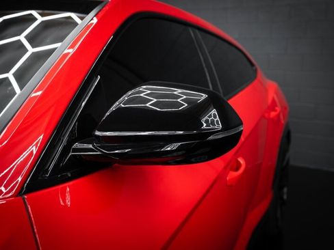 Used 2021 Lamborghini Urus image 16