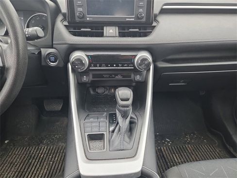 Used 2022 Toyota RAV4 XLE w/ Convenience Package image 11