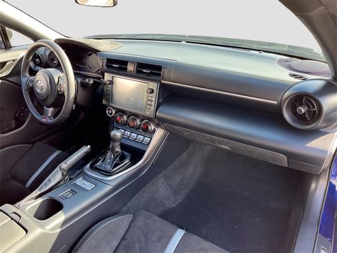 Used 2024 Toyota GR86 Premium image 27