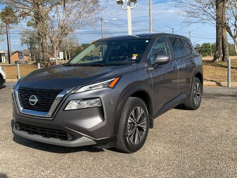 Used 2023 Nissan Rogue SV image 4