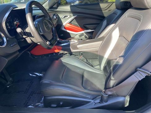 Used 2017 Chevrolet Camaro LT RWD image 12