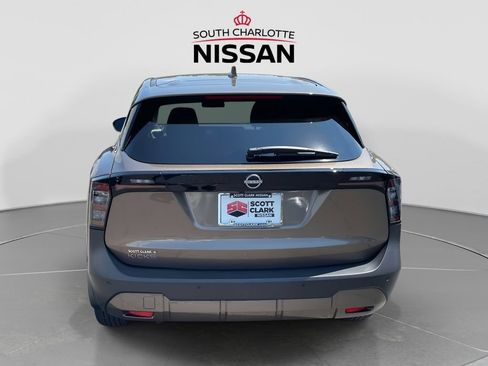Used 2025 Nissan Kicks SV FWD image 5