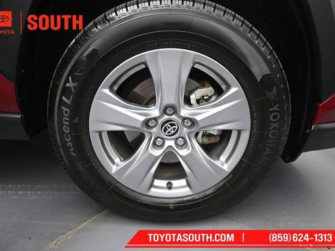 Used 2023 Toyota RAV4 LE AWD/4WD image 32