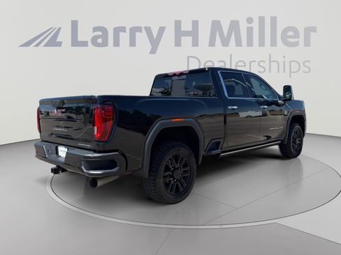 Used 2021 GMC Sierra 2500 Denali w/ Denali Black Diamond Edition AWD/4WD image 6