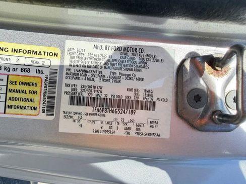 Used 2016 Ford Mustang Premium RWD image 33