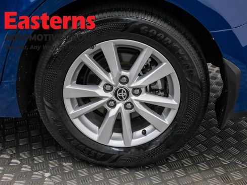 Used 2025 Toyota Camry LE w/ Convenience Package image 31