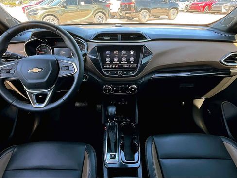Used 2021 Chevrolet TrailBlazer ACTIV w/ Technology Package image 11