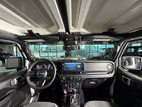 Used 2024 Jeep Wrangler Unlimited Rubicon w/ Convenience Group image 20