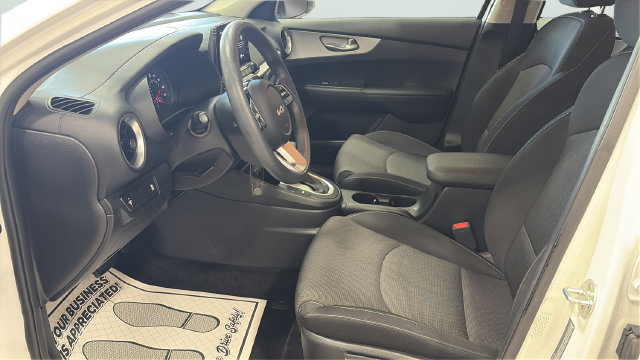 Used 2022 Kia Forte LXS FWD image 15