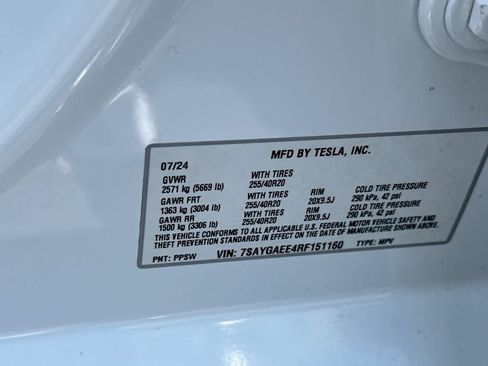Used 2024 Tesla Model Y Long Range AWD/4WD image 34