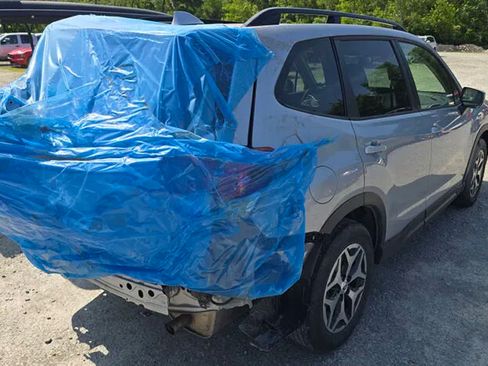 Used 2020 Subaru Forester Premium AWD/4WD image 2