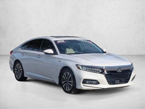 Used 2019 Honda Accord Touring image 3