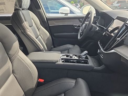 New 2025 Volvo XC90 T8 Ultra image 10