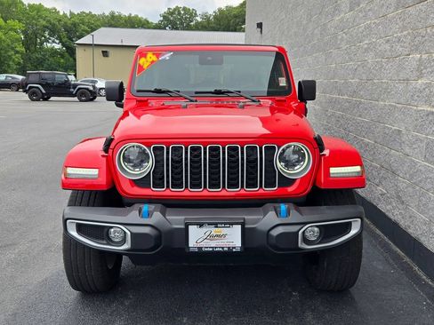Used 2024 Jeep Wrangler Unlimited Sahara w/ Safety Group AWD/4WD image 8
