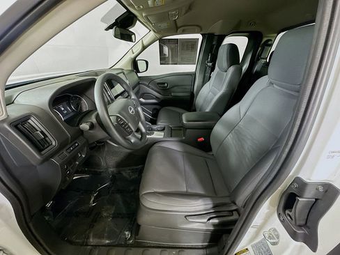 Used 2025 Nissan Frontier S w/ S Utility Package image 15